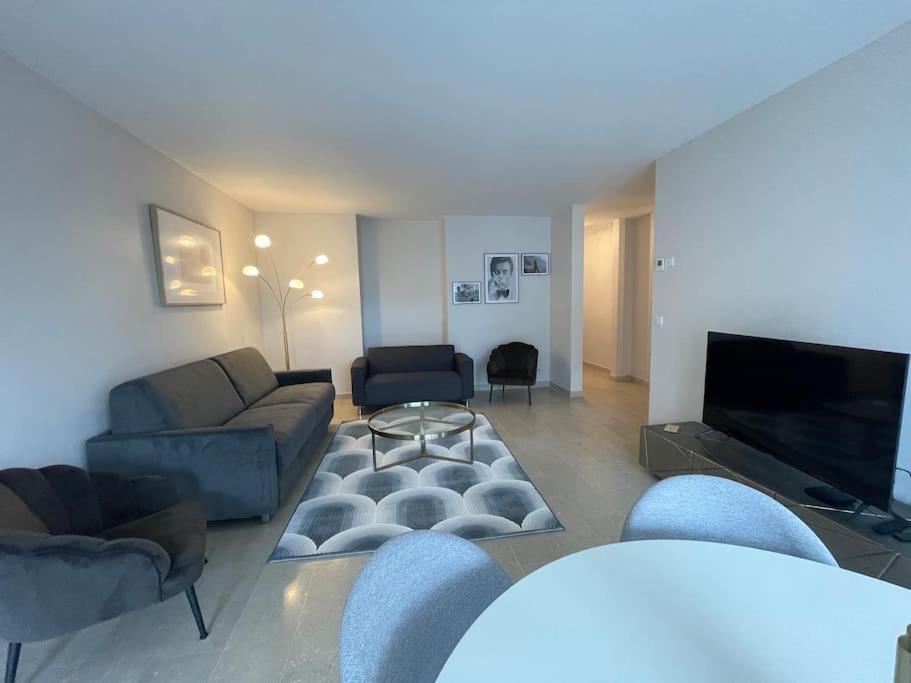 Le Mont-Veyrier, Parking Et Vue Apartment อานซี ภายนอก รูปภาพ