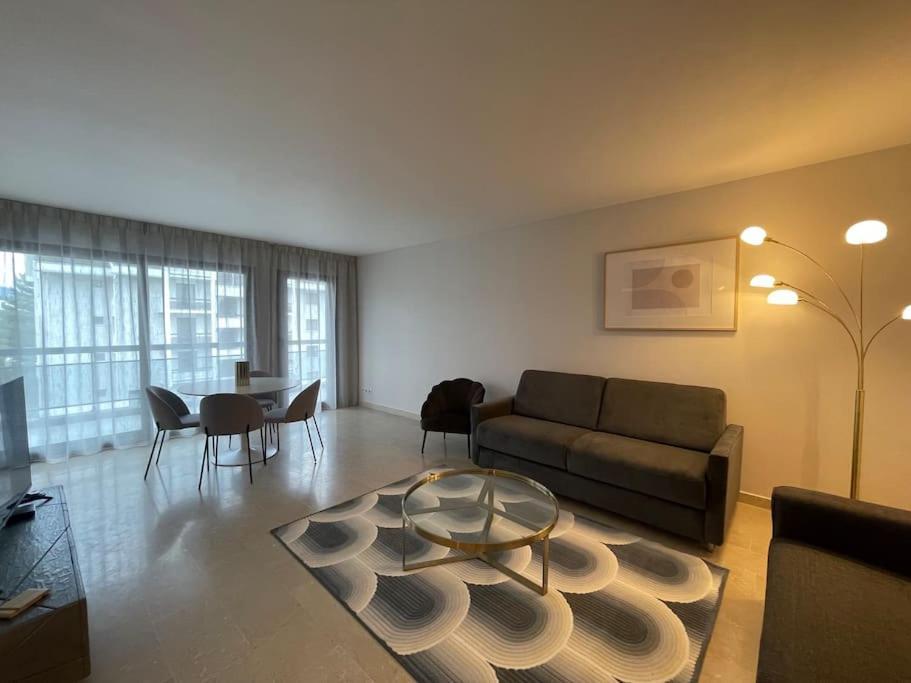 Le Mont-Veyrier, Parking Et Vue Apartment อานซี ภายนอก รูปภาพ