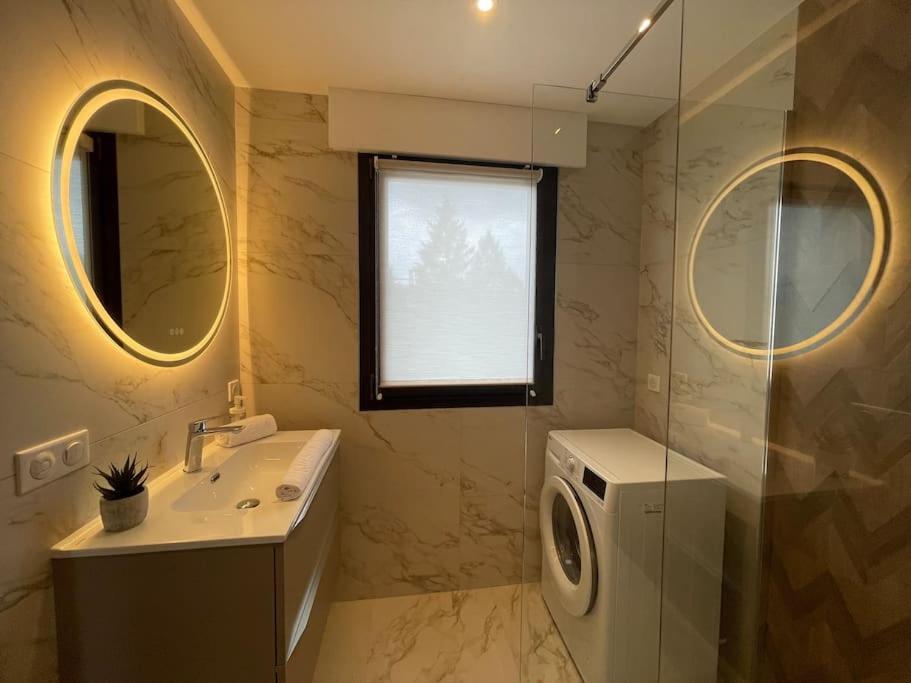 Le Mont-Veyrier, Parking Et Vue Apartment อานซี ภายนอก รูปภาพ
