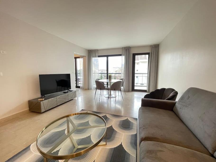 Le Mont-Veyrier, Parking Et Vue Apartment อานซี ภายนอก รูปภาพ