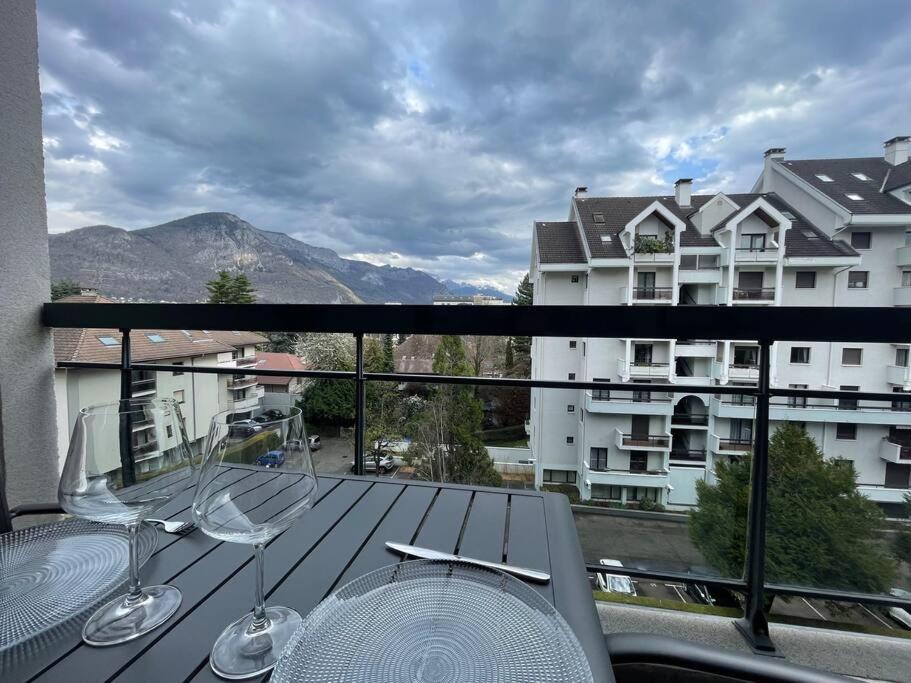 Le Mont-Veyrier, Parking Et Vue Apartment อานซี ภายนอก รูปภาพ