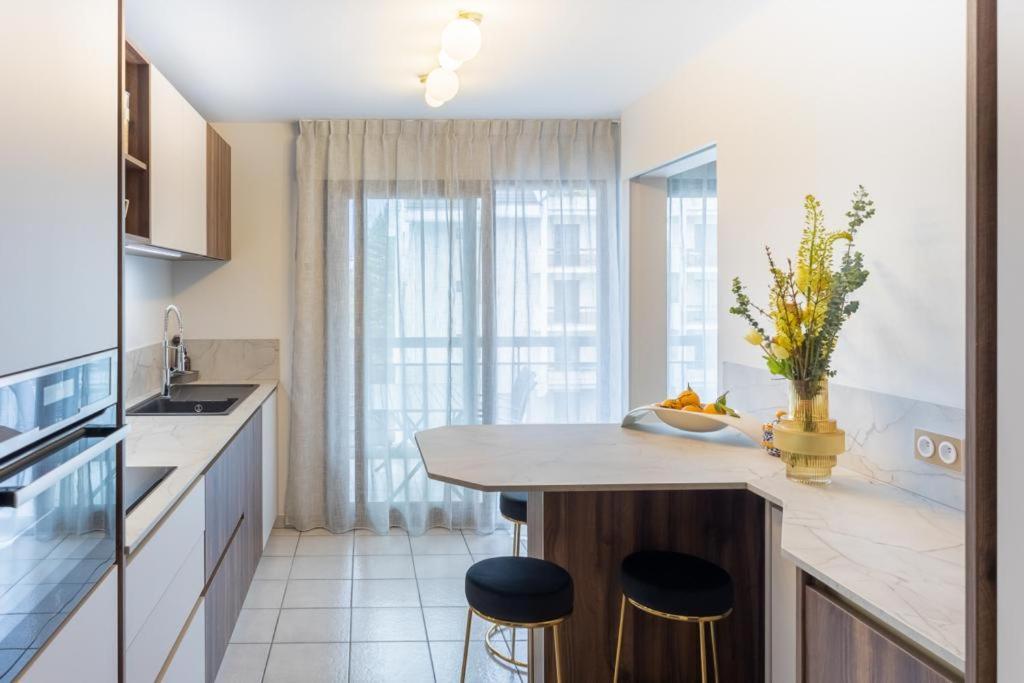 Le Mont-Veyrier, Parking Et Vue Apartment อานซี ภายนอก รูปภาพ